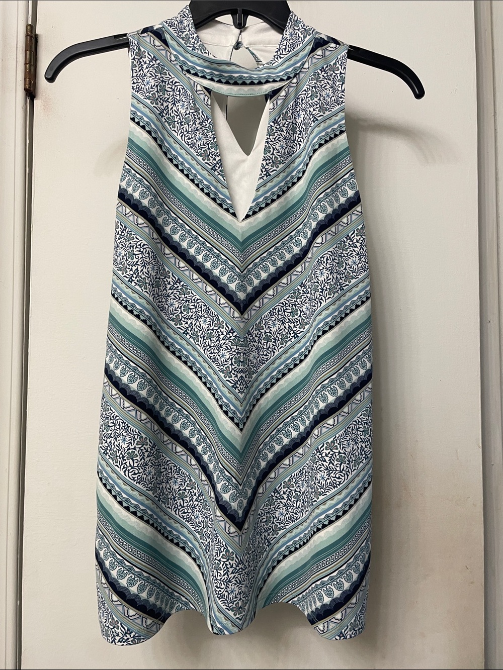 White House Black Market Blue & Teal Keyhole Halter Camisole